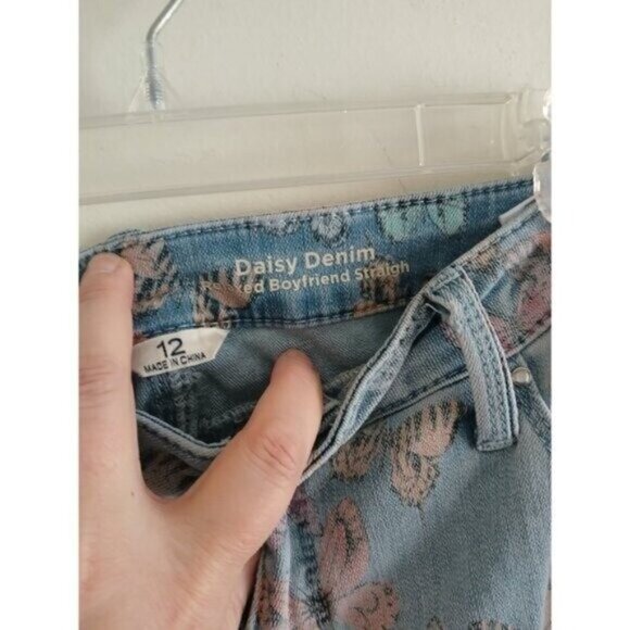 Laurie Felt Woman's 12 Boyfriend Jeans Relaxed Fit Butterfly Print Whimsical - Picture 8 of 8